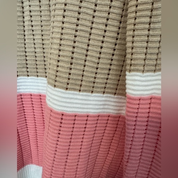 Color block knit top - Picture 3 of 4